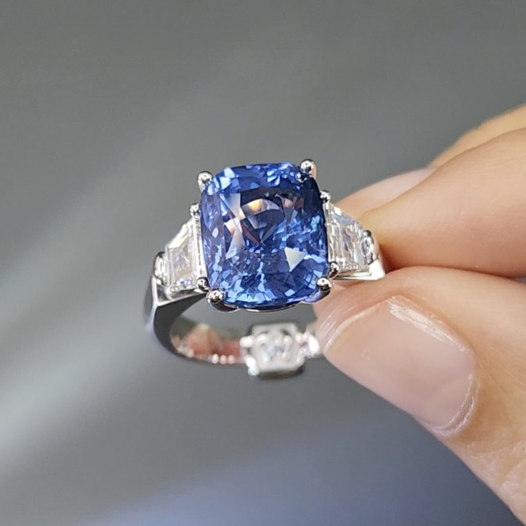 Ring with 7.08 carat cobalt blue spinel and diamonds in 18K white gold
